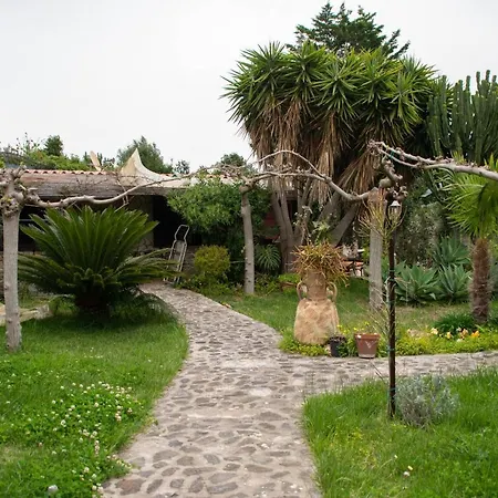 Il Giardino Frühstückspension Arbus
